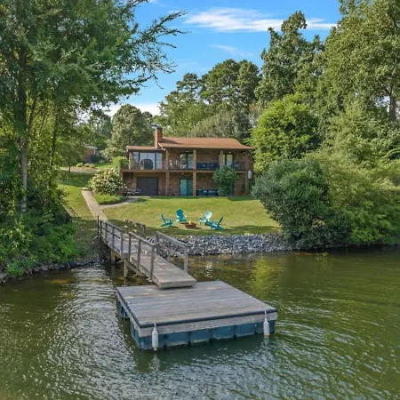 Southern Breeze On Lake Norman
